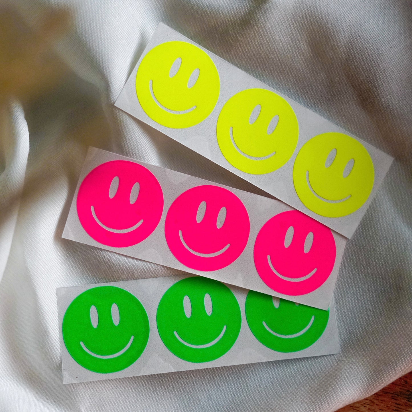 Sticker - Neon Smiley